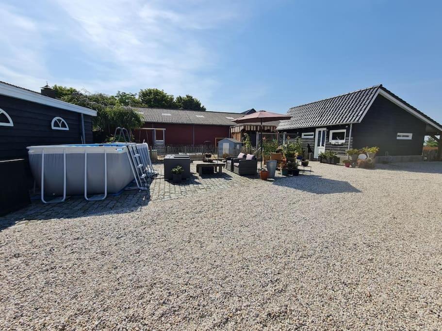 Wellness Chalet Met Jacuzzi, Sauna, Omheinde Tuin, Sint Annaland Dış mekan fotoğraf