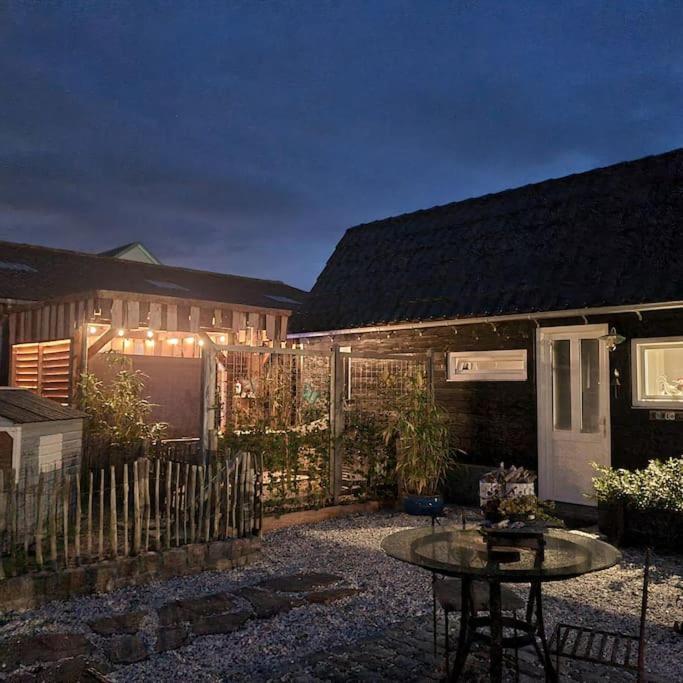 Wellness Chalet Met Jacuzzi, Sauna, Omheinde Tuin, Sint Annaland Dış mekan fotoğraf